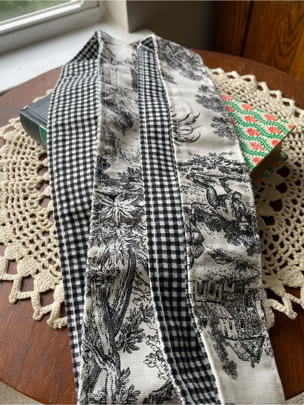 French Country Toile Curtin Tiebacks Set of 2 Black/White Gingham Fabric Sash